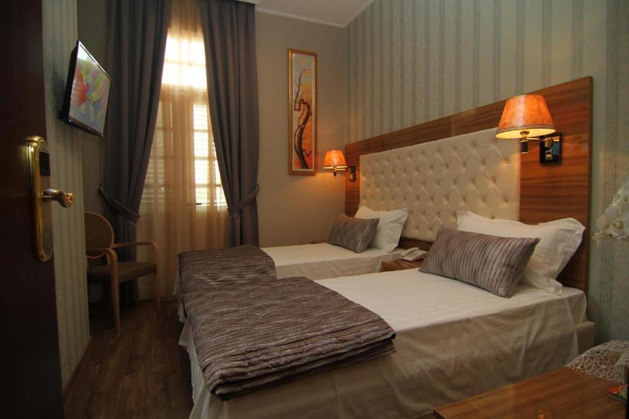 Hotel Boutique Restaurant Gloria Tirana Exterior photo